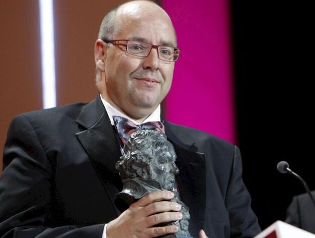 Manuel Sicilia recoge el premio a Mejor pel&iacute;cula de animaci&oacute;n por 'El lince perdido'.

Foto: EFE