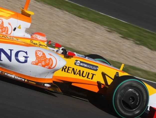 Al igual que ayer, el Renault de Piquet fue el coche que menos vueltas complet&oacute; a la pista jerezana en comparaci&oacute;n con el resto de pilotos.

Foto: J. C. Toro