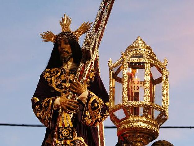 Oraci&oacute;n en el Huerto, Afligidos y el Nazareno lucen el Jueves Santo como antesala de la Madrugada. 

Foto: Jose Braza y Lourdes de Vicente