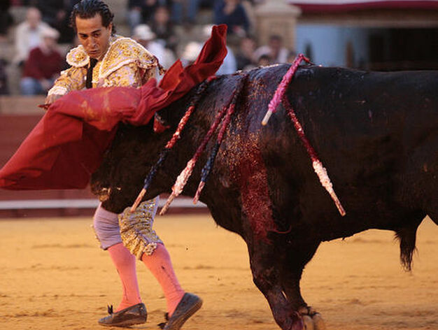 El miedo se ceb&oacute; del torero vasco.

Foto: Juan Carlos Mu&ntilde;oz