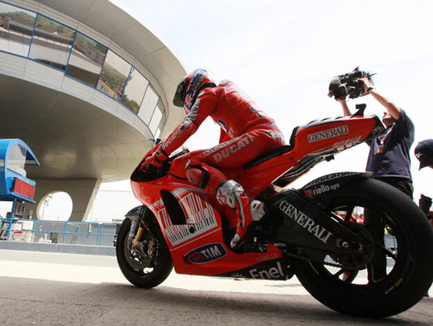 El piloto del equipo Ducati en el circuito de Jerez.

Foto: Juan Carlos Toro