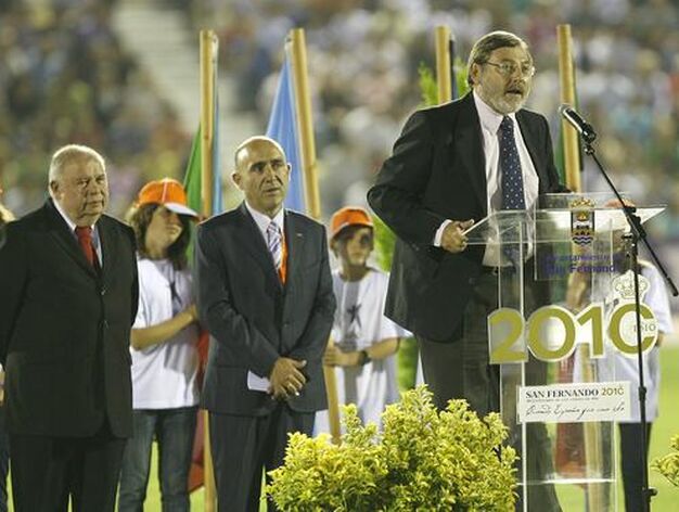 Luz y color en Bah&iacute;a Sur en la ceremonia de apertura de los XIV Juegos Iberoamericanos San Fernando 2010. 

Foto: Elias Pimentel y Joaquin Pino