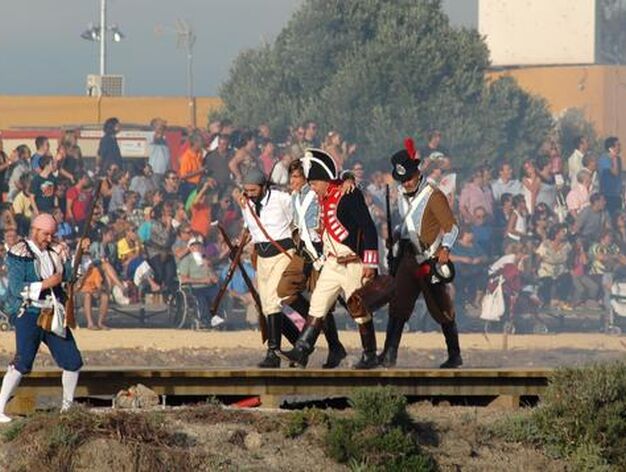 Unas 500 personas participan en la recreaci&oacute;n de la batalla del Portazgo, en el entorno del puente Zuazo, con motivo del Bicentenario. 

Foto: Rioja