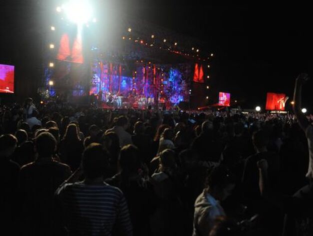 Miles de personas asisten al macroconcierto de la MTV en San Fernando. /Fotos: Rioja &middot; El&iacute;as Pimentel