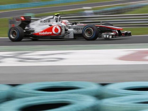 Hamilton acelera en una recta

Foto: Reuters