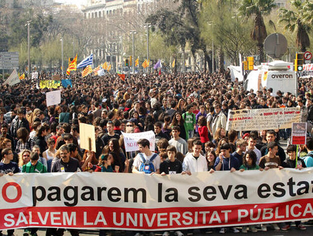 Manifestantes por las calles de Barcelona.

Foto: AFP Photo