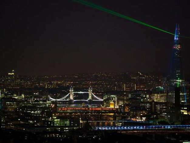 Londres inaugura el edificio The Shrad, el m&aacute;s alto de Europa.

Foto: AFP