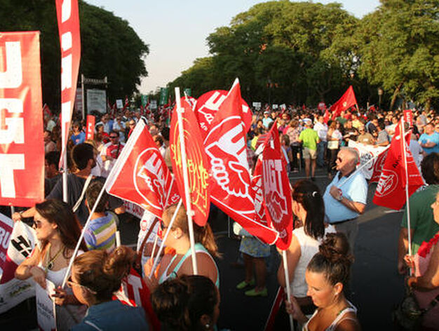 M&aacute;s de 20.000 personas se echan a la calle en la protesta m&aacute;s numerosa de las celebradas hasta el momento en la capital.

Foto: JOSUE CORREA