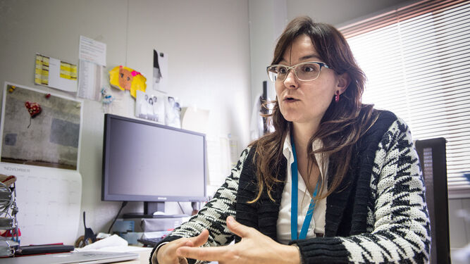 La doctora Beatriz Mothe ha unido la vacuna planteada por la Universidad de Oxford con un reactivador del virus.