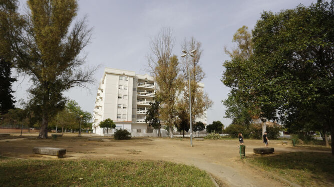 Imagen de la zona ajardinada de San Joaquín, en Jerez, donde acaecieron los hechos.