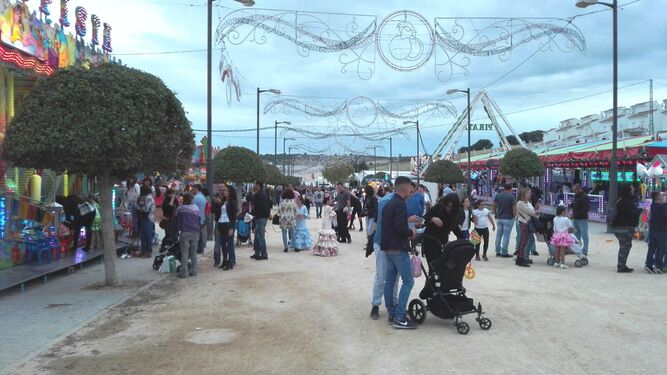 Numeroso público acudió en la tarde de ayer al recinto ferial de La Noria.