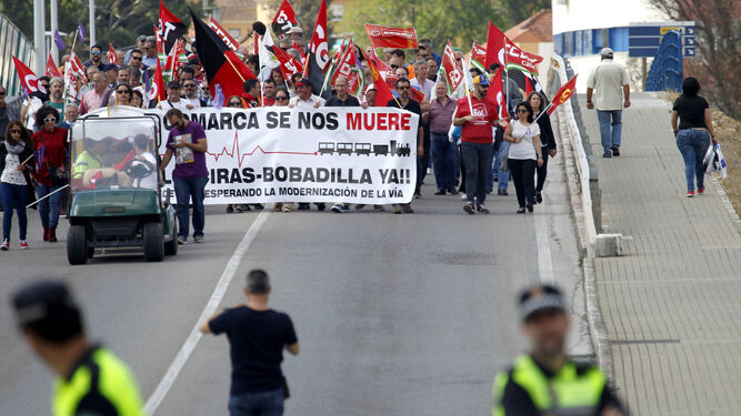 La reclamación de la línea Algeciras-Bobadilla congregó a numeroso público.
