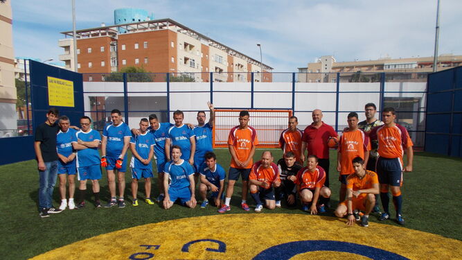 Una imagen de familia de los jugadores participantes en el campeonato organizado por Afanas El Puerto y Bahía.