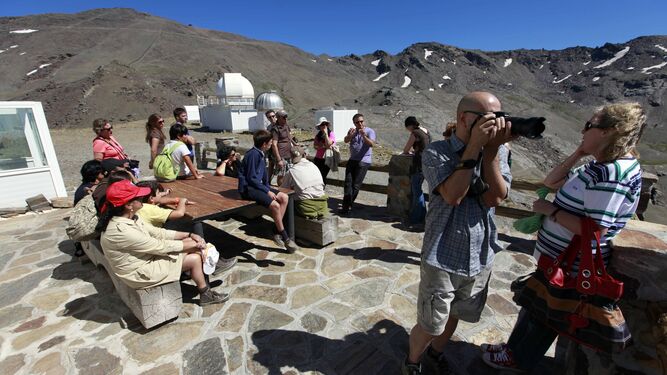 Visitantes en el Observatorio de Sierra Nevada.