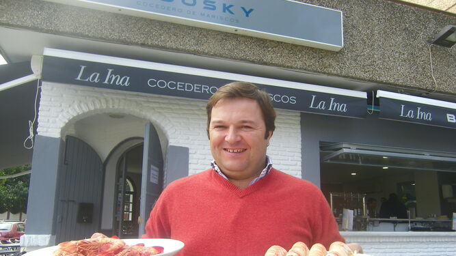 Fermín Anguita, propietario de El Bichero, delante de otro de sus establecimientos en Jerez, el Bar Bodosky.