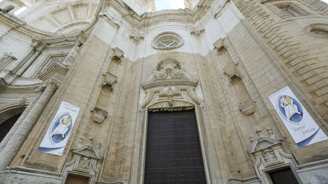 La puerta jubilar de la Catedral en el Año de la Misericordia.
