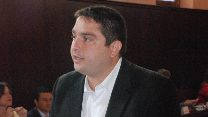 José Alfaro, concejal de izquierda Unida, jura su cargo de concejal.