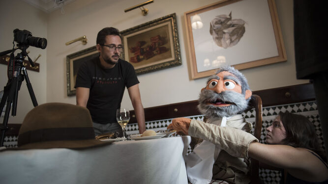 El Sr. Rosbif, supongoPuppets Marionetas y Serrano Cueto ruedan su corto promocional de Cádiz