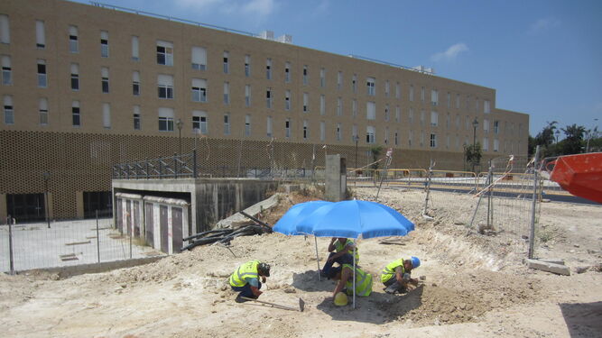 Una imagen de las excavaciones de urgencia realizadas durante la urbanización del entorno de los pisos de Santa Clara.