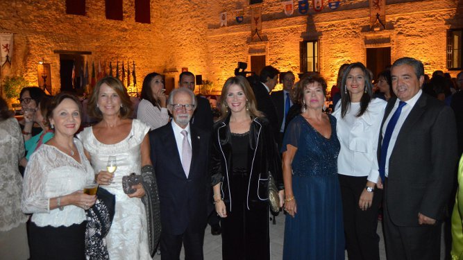 Pura Fernández de los Rondero, Teresa Martínez, Manuel Reyes, Ana Mestre, Carmen Pérez, María Casado y Juan Marmolejo.