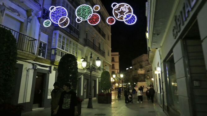 La calle Nueva, con iluminación navideña el pasado año.