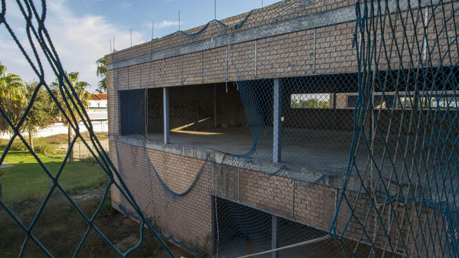 El centro de salud de Camposoto, cuyas obras están paralizadas desde 2012.