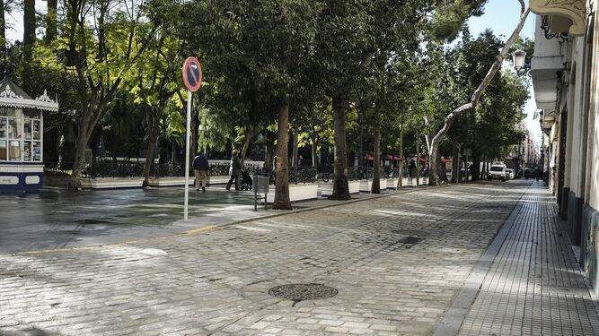 La Plaza de Mina, en el día de ayer sin motos estacionadas; una imagen que puede convertirse en permanente, según baraja el Ayuntamiento.