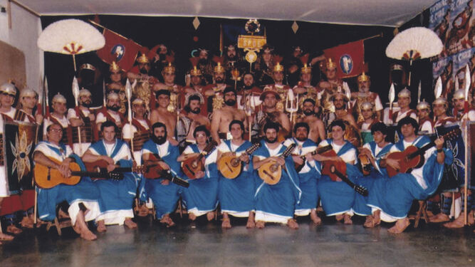'Quo Cadix', coro de Longobardo y Babl&eacute;. Salvador Longobardo, Eduardo Babl&eacute; y Kiko Zamora lograron el primer premio de coros en el Carnaval de 1988.