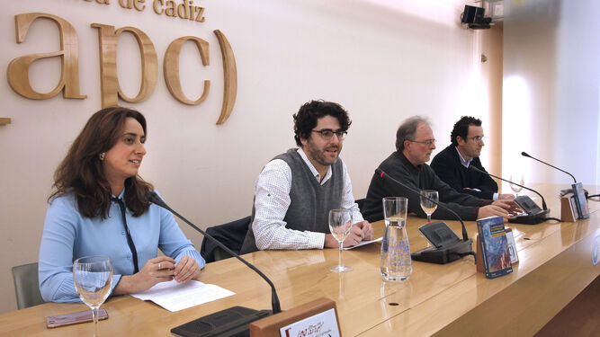 Aurora Labio, Diego Calvo, Ramón Reig y Francisco Perujo, ayer en la Asociación de la Prensa.