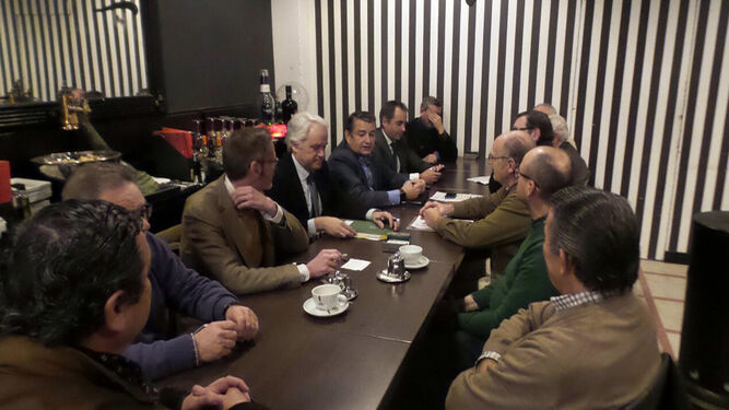 Encuentro de Sanz y otros cargos del Gobierno, con la Plataforma en Defensa de Las Aletas.