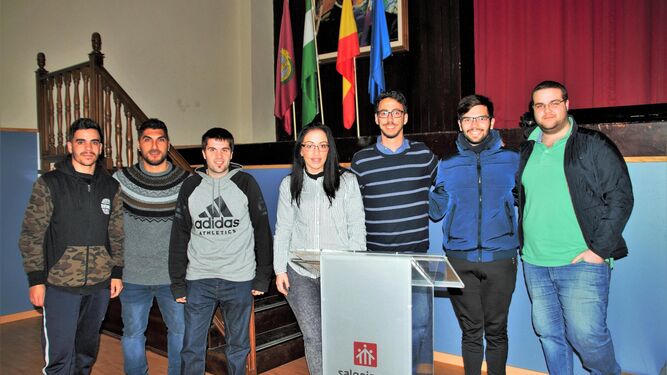 Los siete alumnos que defendieron sus proyectos ante el jurado.