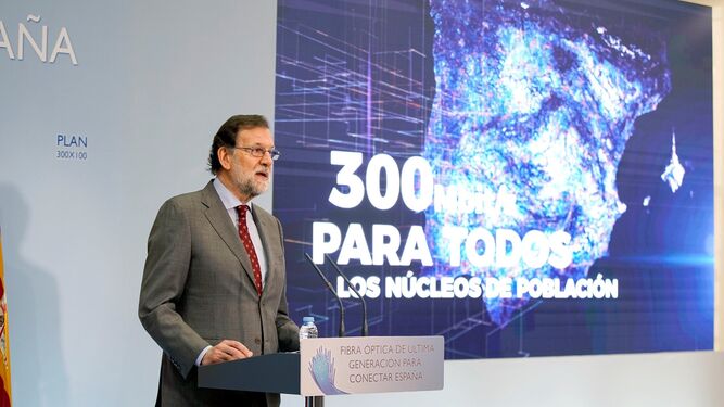 Mariano Rajoy, ayer en Teruel, durante la presentación del Plan 300x100 para extender la banda ancha a todos los municipios españoles en cuatro años.