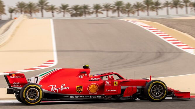 El Ferrari de Kimi Raikkonen, durante la sesión de entrenamientos libres.