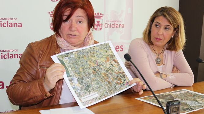 Verdier y Martínez, ayer durante la rueda de prensa en la que ofrecieron los detalles del problema.