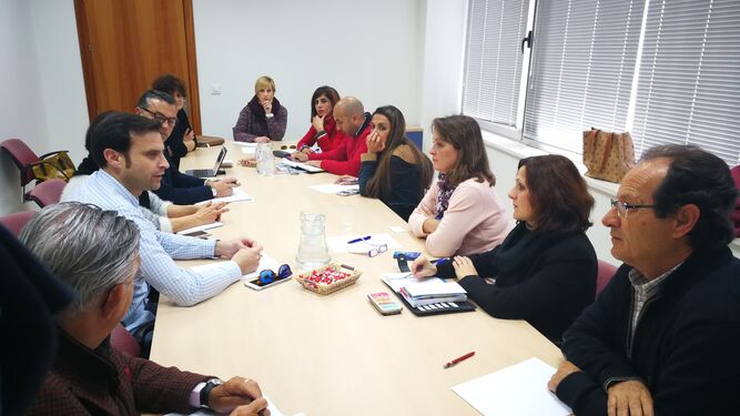Momento de la reunión entre el colectivo empresarial y Adrián Sánchez.