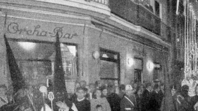 1943 hace 75 añosInauguración, en la calle Ancha, del Bar Orcha