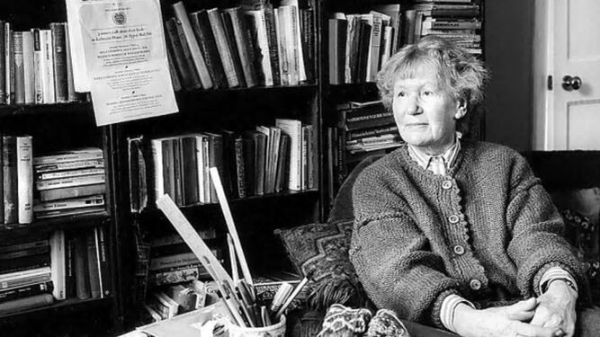 La escritora británica Penelope Fitzgerald (Lincoln, 1916 - Londres, 2000).
