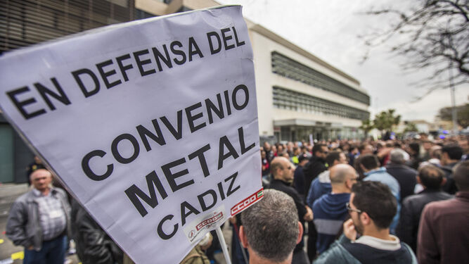 Imagen de archivo de una protesta realizada tiempo atrás en defensa del convenio del Metal, en aquella ocasión con el apoyo de CCOO.
