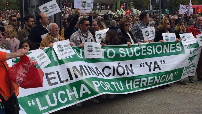 Manifestación contra el impuesto en Granada en 2016