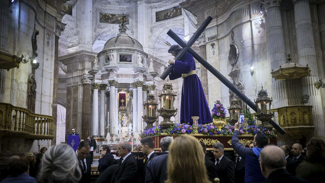 Traslado del Se&ntilde;or del Mayor Dolor a la Catedral para presidir el v&iacute;a crucis general de hermandades