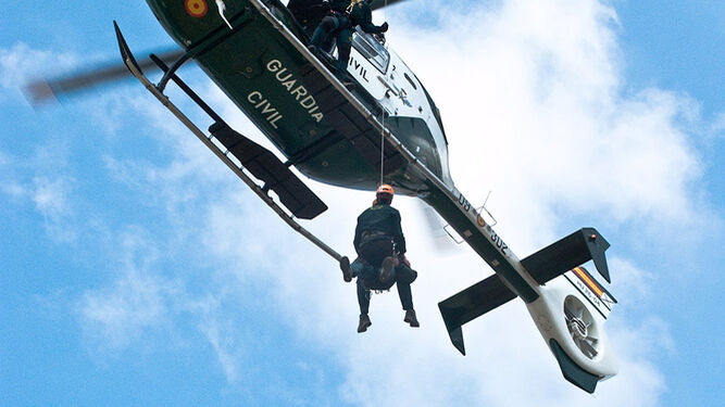 Helicóptero de rescate de la Guardia Civil en una imagen de archivo.