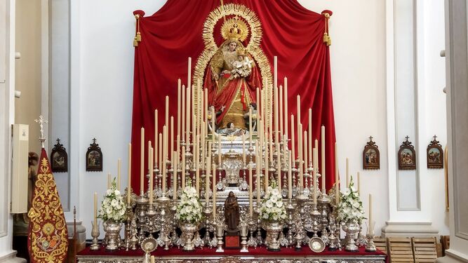 Altar de cultos de la hermandad de Desamparados.