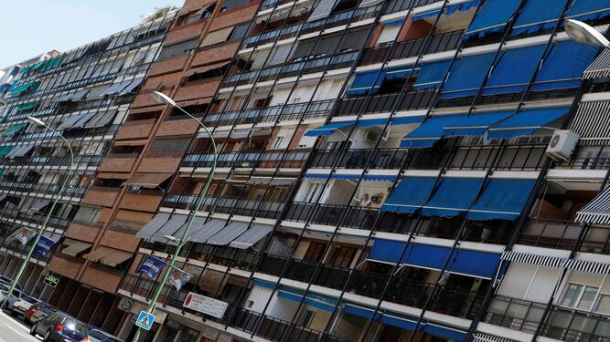 Bloques de vivienda de segunda mano en Sevilla.