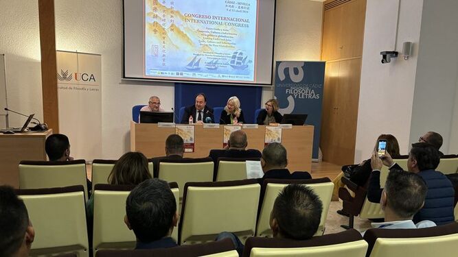 Mesa de inauguración del Congreso internacional ‘Entre Cádiz y Asia: comercio, información y cultura en la primera globalización’.
