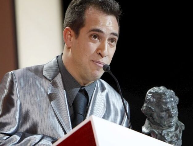 &Aacute;lvaro Cervantes recibe el premio a Mejor actor revelaci&oacute;n por 'El Juego del Ahorcado'.

Foto: efe