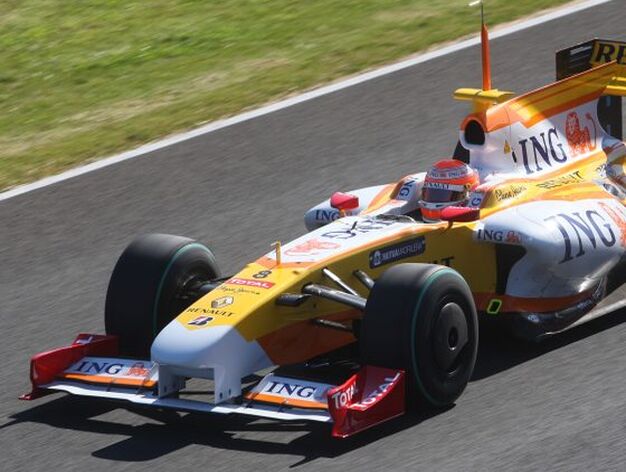 Piquet, que rod&oacute; unas cincuenta vueltas, se detuvo en la curva Dry Sack dejando tras de s&iacute; un reguero de aceite en la pista.

Foto: J. C. Toro