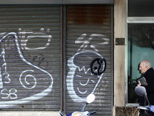Pintadas en las fachadas de edificios de C&aacute;diz. 

Foto: Jose Braza