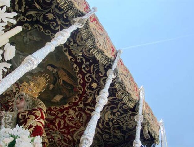 El palio de la Virgen de las Mercedes.

Foto: Bel&eacute;n  Vargas