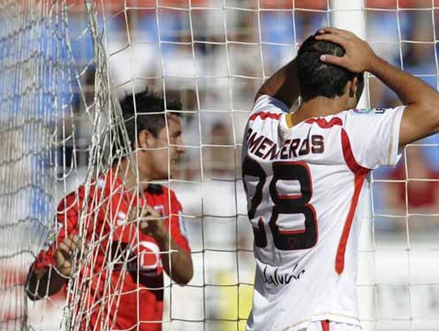 Armenteros se lleva las manos a la cabeza tras errar una ocasi&oacute;n de gol.

Foto: F&eacute;lix Ordo&ntilde;ez