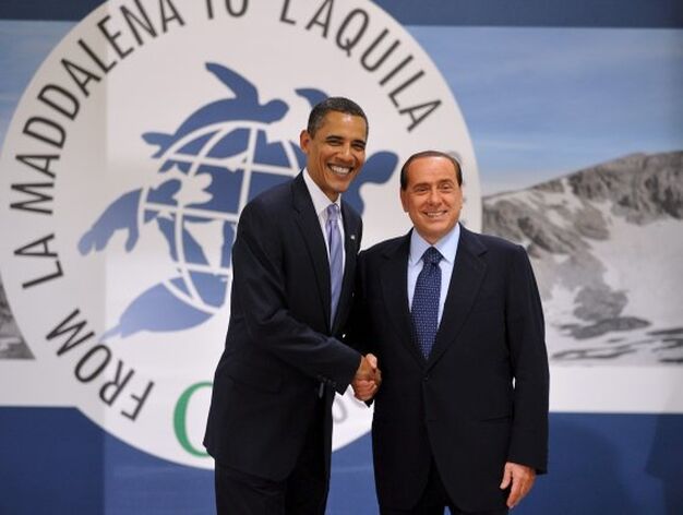 El presidente de EEUU, Barack Obama y el primer ministro italiano, Silvio Berlusconi, antes del almuerzo de trabajo.

Foto: EFE